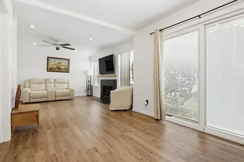 Living - 140 El Norte Pkwy #6, Escondido, CA 92026 photo 3 of 3