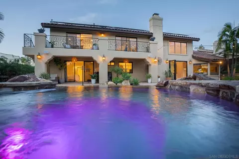 Exterior - 13723 Vista Poniente Dr, Poway, CA 92064 photo 2 of 11