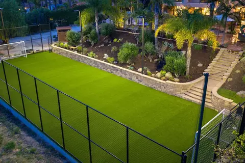 Exterior - 13723 Vista Poniente Dr, Poway, CA 92064 photo 4 of 11