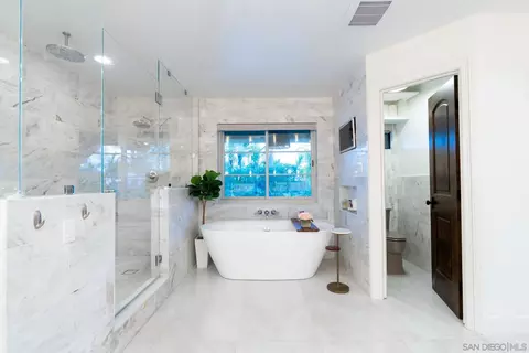 Bath - 13723 Vista Poniente Dr, Poway, CA 92064 photo 2 of 5