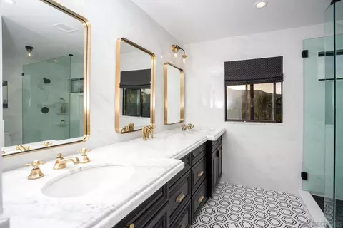 Bath - 13723 Vista Poniente Dr, Poway, CA 92064 photo 5 of 5