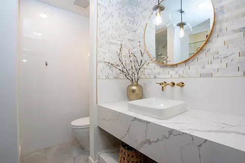 Bath - 13723 Vista Poniente Dr, Poway, CA 92064 photo 1 of 5