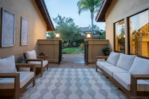 Exterior - 13723 Vista Poniente Dr, Poway, CA 92064 photo 5 of 11
