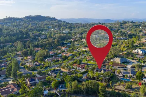 View/Area - 13723 Vista Poniente Dr, Poway, CA 92064 photo 3 of 3