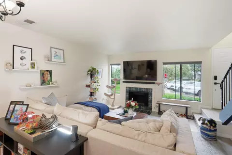 Living - 857 Violet Ct, Carlsbad, CA 92011 photo 4 of 4