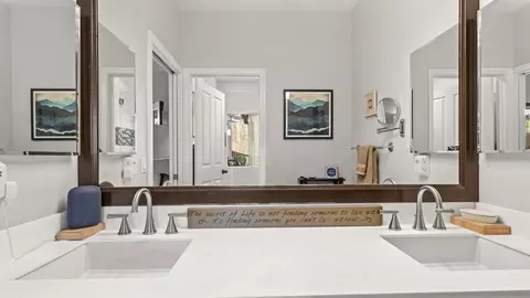 Bath - 7861 Quince St, La Mesa, CA 91941 photo 2 of 4