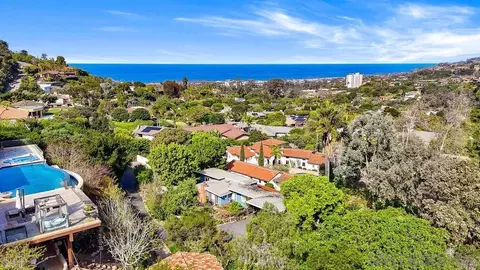 View/Area - 2820 Hidden Valley Rd, La Jolla, CA 92037 photo 2 of 4