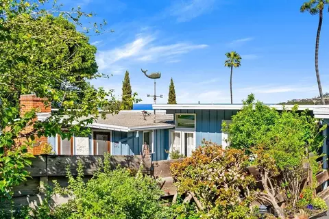 Exterior - 2820 Hidden Valley Rd, La Jolla, CA 92037 photo 2 of 10