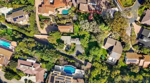 View/Area - 2820 Hidden Valley Rd, La Jolla, CA 92037 photo 4 of 4