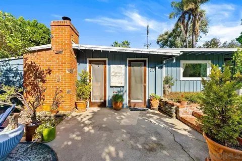Exterior - 2820 Hidden Valley Rd, La Jolla, CA 92037 photo 8 of 10