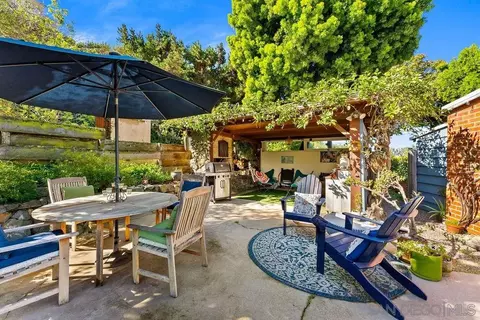 Exterior - 2820 Hidden Valley Rd, La Jolla, CA 92037 photo 3 of 10