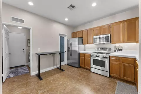 Kitchen - 625 Sumner Way #4, Oceanside, CA 92058 photo 1 of 2