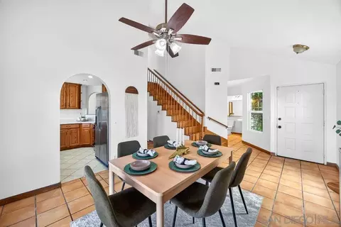 Dining - 31218 Comotilo Ct, Temecula, CA 92592 photo 4 of 5