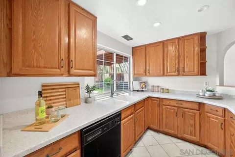 Kitchen - 31218 Comotilo Ct, Temecula, CA 92592 photo 1 of 6