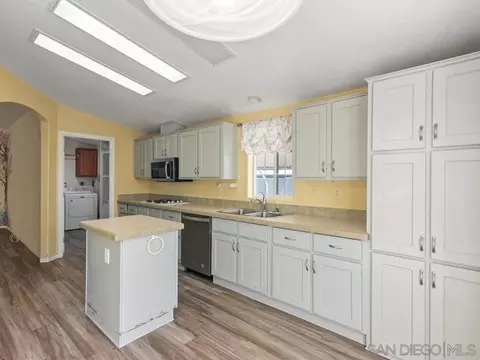 Kitchen - 9500 Harritt Rd #31, Lakeside, CA 92040 photo 4 of 5