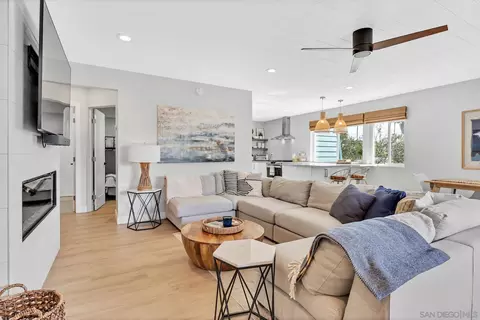 Living - 50 Montego Ct, Coronado, CA 92118 photo 3 of 3