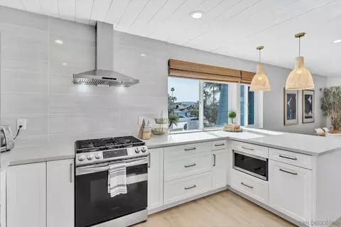 Kitchen - 50 Montego Ct, Coronado, CA 92118 photo 6 of 6