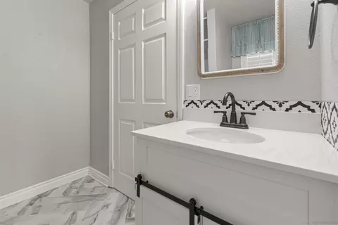 Bath - 12730 8th St, Yucaipa, CA 92399 photo 6 of 6