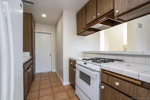 2014 Terraspiro Ave, Spring Valley, CA 91977 photo 12
