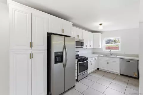 Kitchen - 9241 Bloomdale St, Santee, CA 92071 photo 2 of 6
