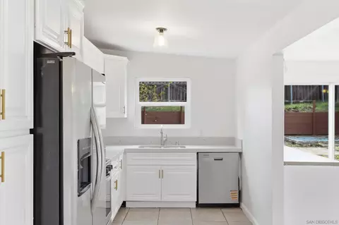 Kitchen - 9241 Bloomdale St, Santee, CA 92071 photo 3 of 6