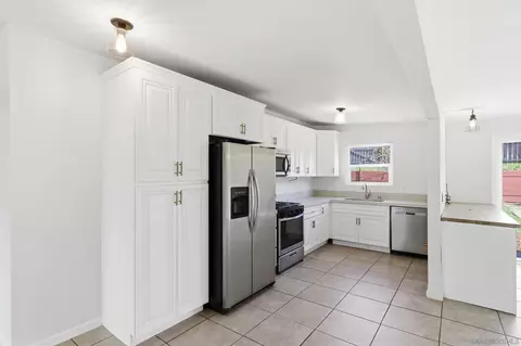 Kitchen - 9241 Bloomdale St, Santee, CA 92071 photo 6 of 6