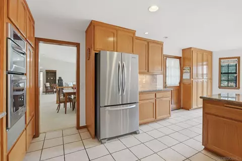 Kitchen - 15976 Eagle View Ln, Valley Center, CA 92082 photo 5 of 5