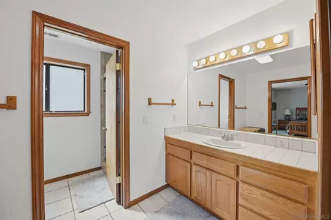 Bath - 15976 Eagle View Ln, Valley Center, CA 92082 photo 3 of 4