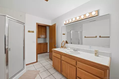 Bath - 15976 Eagle View Ln, Valley Center, CA 92082 photo 2 of 4