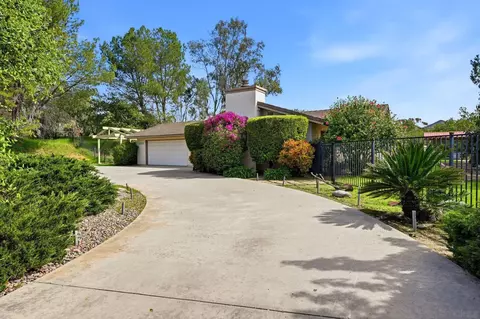 Exterior - 15976 Eagle View Ln, Valley Center, CA 92082 photo 3 of 12