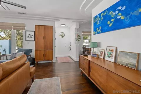 Entry Way - 800 3rd St, Coronado, CA 92118 photo 2 of 2