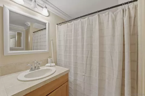 Bath - 1650 Cuyamaca Ave, Spring Valley, CA 91977 photo 5 of 6