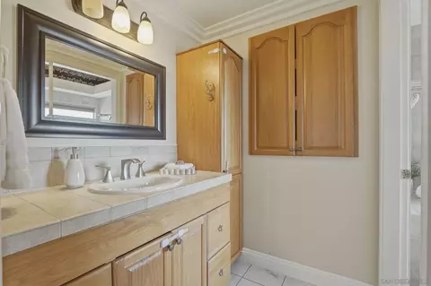 Bath - 1650 Cuyamaca Ave, Spring Valley, CA 91977 photo 3 of 6