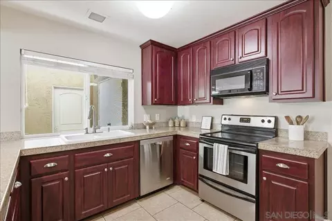 Kitchen - 13619 Sycamore Tree Ln, Poway, CA 92064 photo 3 of 3