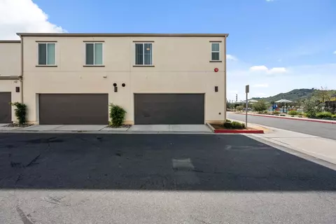 Exterior - 303 Citrine Trl, Fallbrook, CA 92028 photo 8 of 15