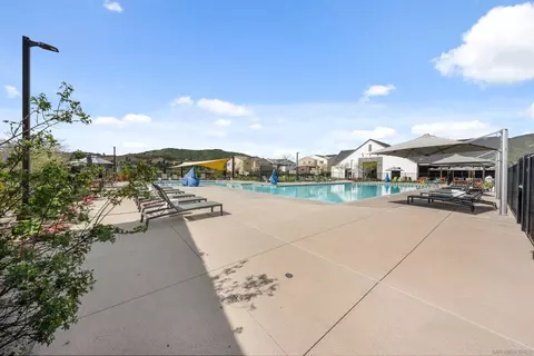 Exterior - 303 Citrine Trl, Fallbrook, CA 92028 photo 9 of 15