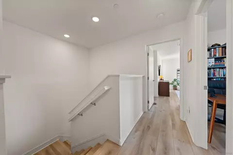 Entry Way - 303 Citrine Trl, Fallbrook, CA 92028 photo 4 of 5