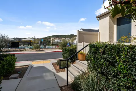 Exterior - 303 Citrine Trl, Fallbrook, CA 92028 photo 6 of 15