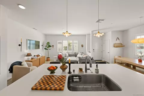Kitchen - 303 Citrine Trl, Fallbrook, CA 92028 photo 2 of 3