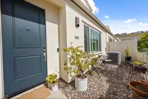 Exterior - 303 Citrine Trl, Fallbrook, CA 92028 photo 5 of 15