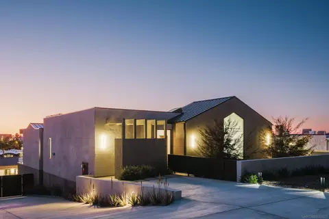 Exterior - 147 S Rios Ave, Solana Beach, CA 92075 photo 10 of 10