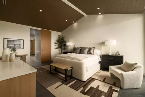Bedroom - 147 S Rios Ave, Solana Beach, CA 92075 photo 1 of 6