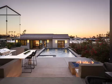 Exterior - 147 S Rios Ave, Solana Beach, CA 92075 photo 4 of 10