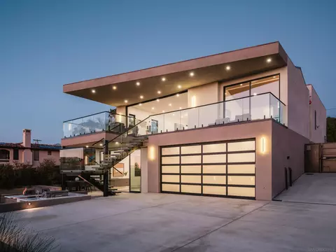 Exterior - 147 S Rios Ave, Solana Beach, CA 92075 photo 8 of 10