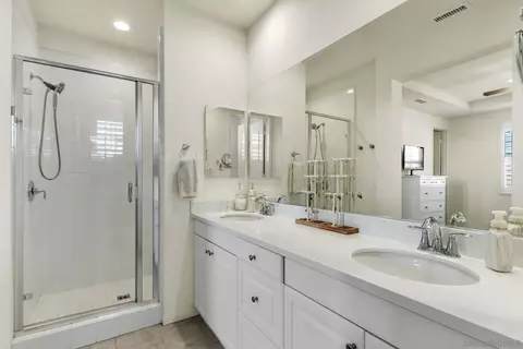 Bath - 4307 Star Path Way #1, Oceanside, CA 92056 photo 1 of 2