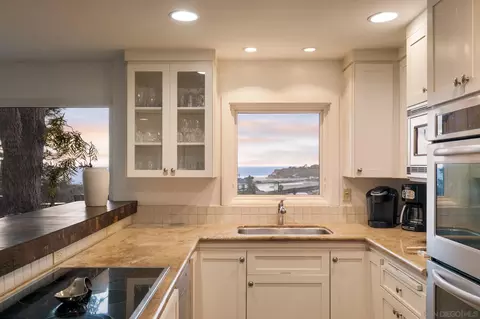 Kitchen - 2165 Balboa Ave, Del Mar, CA 92014 photo 5 of 6