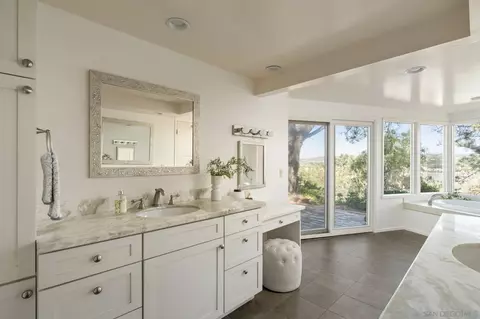 Bath - 2165 Balboa Ave, Del Mar, CA 92014 photo 2 of 7