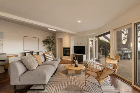 Living - 2165 Balboa Ave, Del Mar, CA 92014 photo 5 of 9