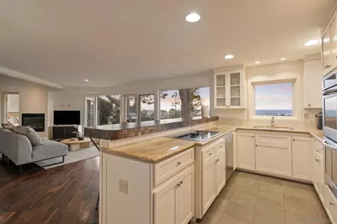 Kitchen - 2165 Balboa Ave, Del Mar, CA 92014 photo 3 of 6