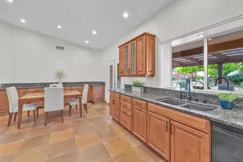 Kitchen - 23540 Oriente Way, Ramona, CA 92065 photo 4 of 4
